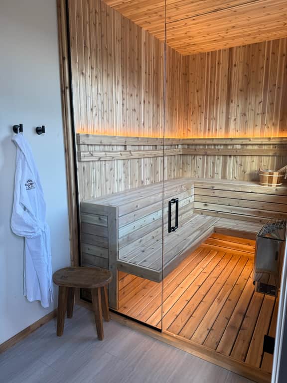 Desperado - Sauna, Hot Tub, Karaoke Bar, Views